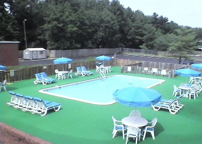 Central hotel: Express Airport Inn